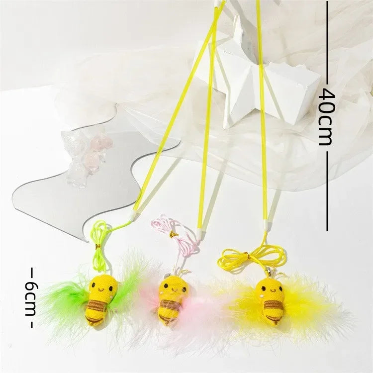 1Pcs Random Color Cat Teaser Wand Funny Fake Feather Little Bee Design Kitten Teasing Stick Cat Wand Interactive Pet Toy