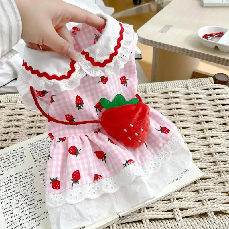 Kawaii INS Wind Pet Summer Spring Strawberry Pattern Dress Cute Plaid Kittens Puppy Tank Top Dress Clothing Pet Supply Clothes
