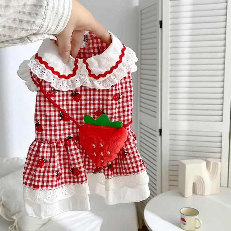 Kawaii INS Wind Pet Summer Spring Strawberry Pattern Dress Cute Plaid Kittens Puppy Tank Top Dress Clothing Pet Supply Clothes