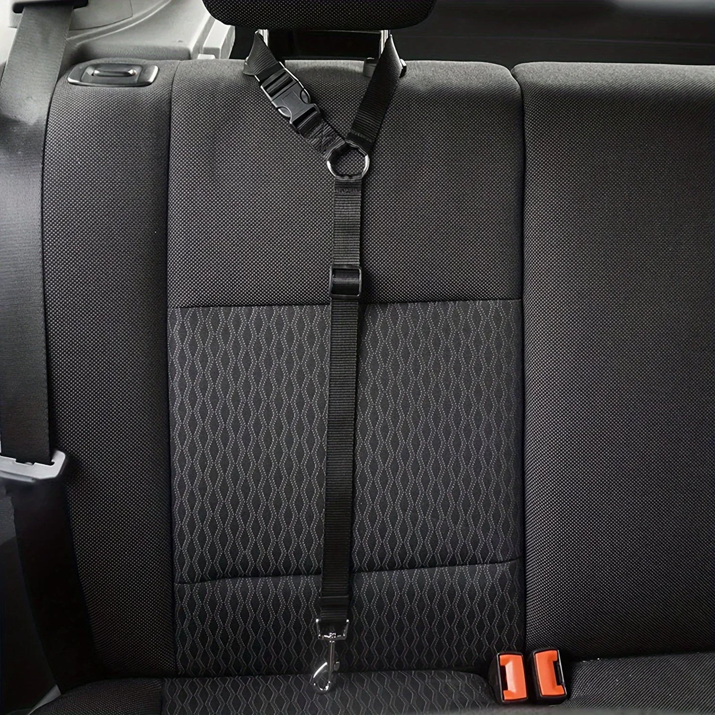 Pet car seat belts, dog and cat car leash, rear seat retractable cat and dog leash, make your dog safer!